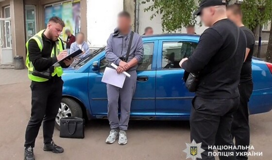На Житомирщині поліцейські затримали причетного до незаконного переправляння  військовозобов’язаного через кордон