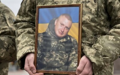 Сьогодні у Рівному попрощалися із Героєм України Андрієм Ішковим