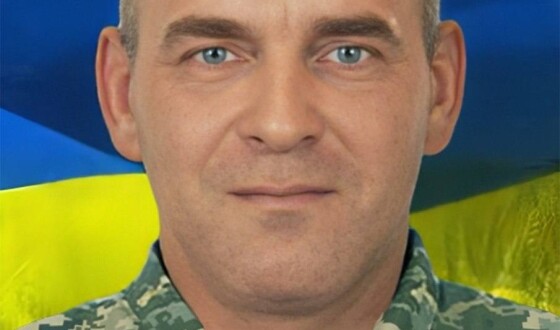 Вчора, 16 серпня, на Рівненщині останнім земним шляхом провели Героїв Василя Ясенчука, Назара Рудику та Юрія Водька