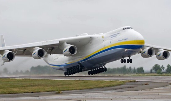 Український АН-225 &#8220;Мрія&#8221; здув паркан авіабази в Великій Британії (Відео)