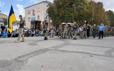 У Первомайську Миколаївської області 4 жовтня 2024 року попрощались з командиром батальйону дезертирів, які здали Вугледар