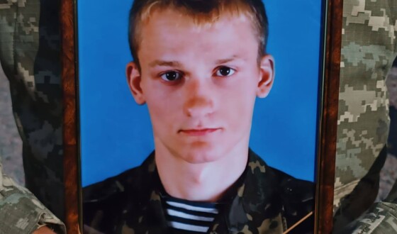 Сьогодні Сумська громада попрощалась з мужнім воїном Олексієм Колієнком