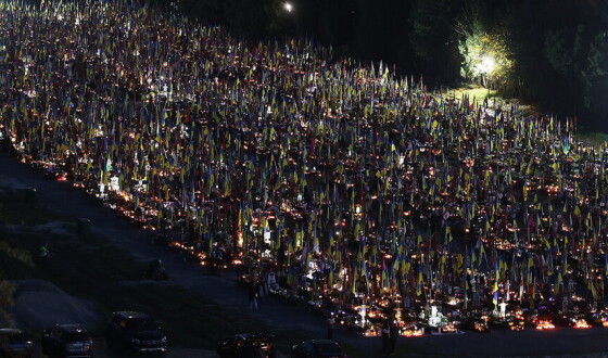 На Різдво у Львові хор «Гомін» заспівав скорботні колядки для полеглих захисників