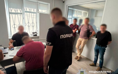 На Закарпатті Нацполіція повідомила про підозри ще п’ятьом працівникам ТЦК, які фіктивно «мобілізували» 329 людей заради показників