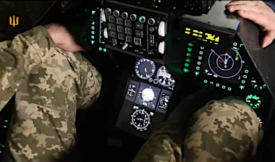 Чехія передала перший тренажер винищувача F-16 в одну із бригад тактичної авіації Повітряних Сил