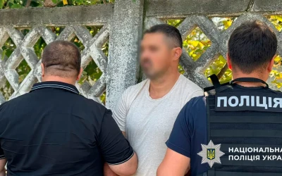 У столиці поліцейські затримали ділка, який допомагав втекти з країни за 13,5 тисяч євро