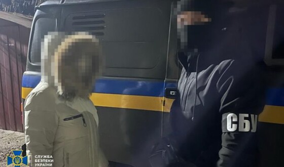СБУ затримала у Херсоні колаборантку, яка під час окупації міста примусово «паспортизувала» пільговиків