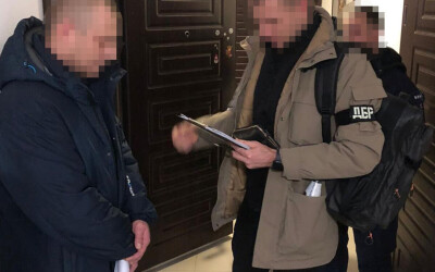 На Одещині ДБР викрило групу військових та цивільних, які заробляли на ухилянтах десятки мільйонів гривень