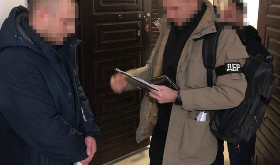 На Одещині ДБР викрило групу військових та цивільних, які заробляли на ухилянтах десятки мільйонів гривень