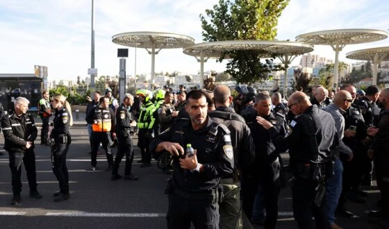 Двоє бойовиків ХАМАС відкрили вогонь на автобусній зупинці в Єрусалимі, убили трьох і були застрелені на місці (+ відео)