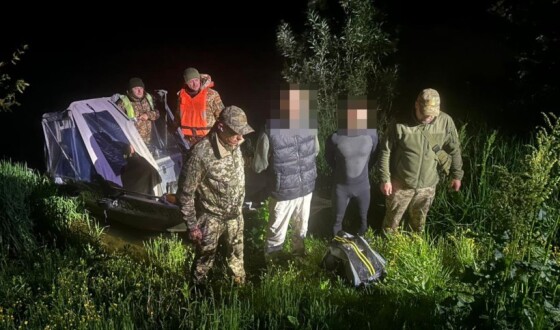 Пливли до Молдови через Дністер, але не змогли здолати моторний патруль