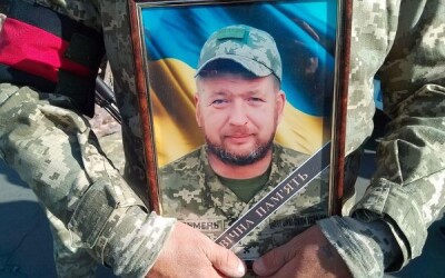 Сьогодні сумська громада попрощалась із Захисником Сергієм Коліньком