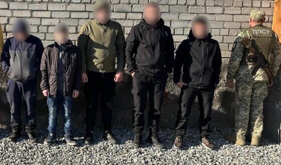 На Закарпатті прикордонники затримали чотирьох «клієнтів» та переправника