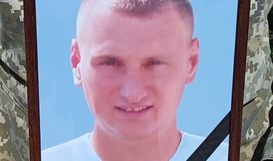 Сьогодні Сумська громада попрощалася із захисником України Василем Зарком