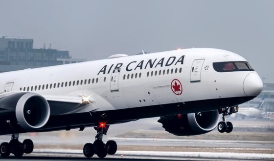 На рейсах Air Canada відтепер можна дивитися фільми українською