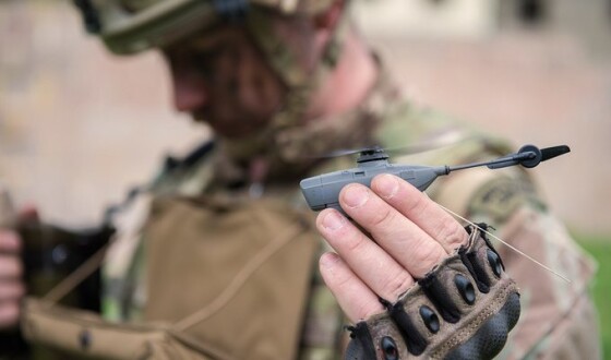 Норвежці передають Україні 1000 нових надмалих і непомітних безпілотників Black Hornet