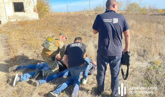 9 років позбавлення волі світить ділкам, викритим ДБР на незаконному переправленні чоловіків через кордон
