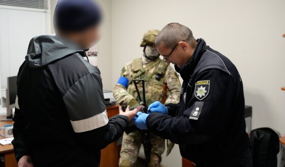 В Одесі правоохоронці викрили злочинну групу осіб, які видавали себе співробітниками СБУ і вимагали гроші у військовозобов’язаних