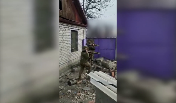 Прикордонники у складі Сил оборони мужньо стримують ворога у місті-фортеці Бахмуті – відео