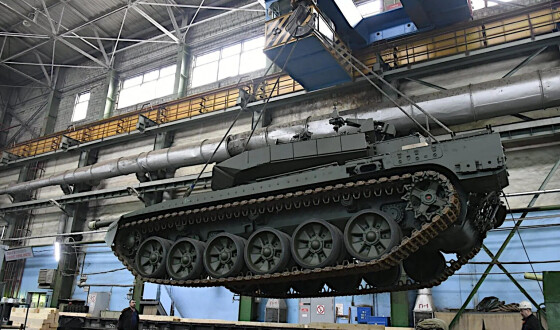 Захід помітив високу смертність у головного російського виробника танків