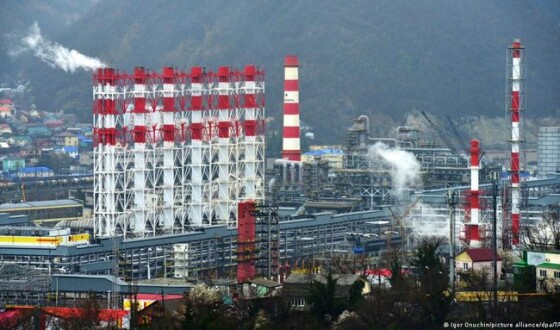 В Туапсе горить Нафтобаза Роснефті, відео