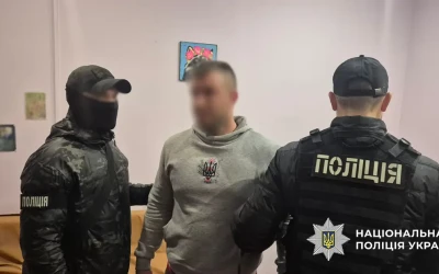 У Києві оперативники ДВБ Нацполіції затримали лікаря-нарколога, який підробляв результати аналізів
