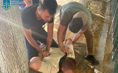 4000 доларів США хабаря за посаду з правом бронювання
