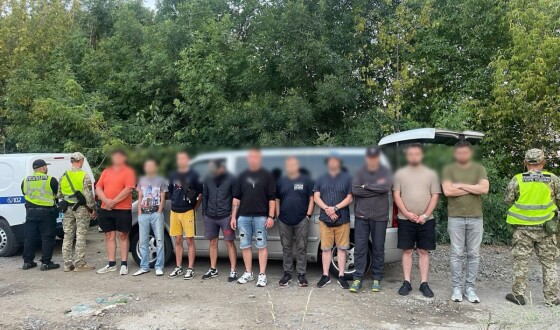 На Одещині прикордонники затримали поплічників організатора незаконної переправи разом з їх пасажирами