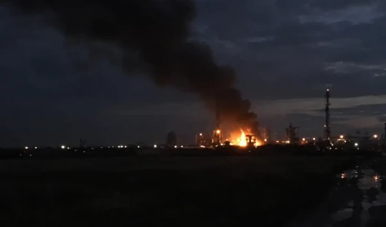 росія з самого ранку масовано атакує газовидобувний обʼєкт на Харківщині: роботу активу зупинено