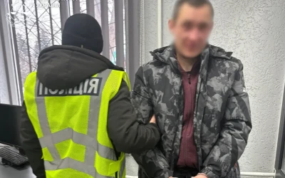 Пияк намагався зарізати капітана поліції