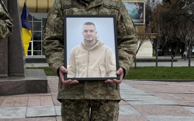 Вчора, 3 квітня, на Рівненщині віддали останню шану загиблим Героям Денису Медведюку, Юрію Кучеруку, Назару Дрозду, Олександру Юрцуню та Василю Голоюху