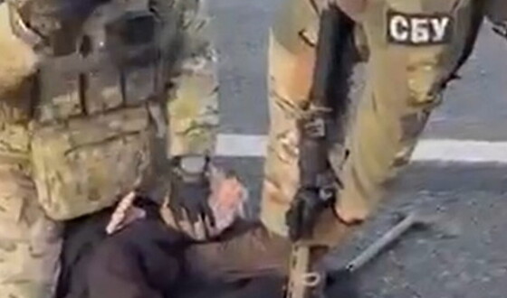 Служба безпеки «по гарячих слідах» затримала російських агентів, які підірвали авто неподалік від однієї з будівель СБУ 11 лютого цього року