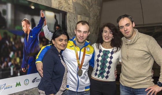 Фото Героїв Паралімпіади прикрасили стіни станції «Олімпійська»