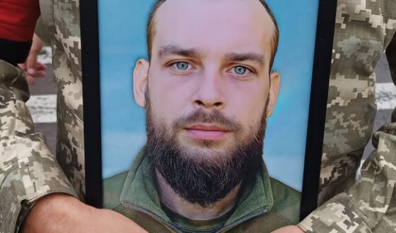 Сьогодні Сумська громада попрощалась з Героєм Денисом Бережним