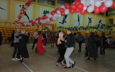 Карнавальний бал ,,Допомагаємо Україні”