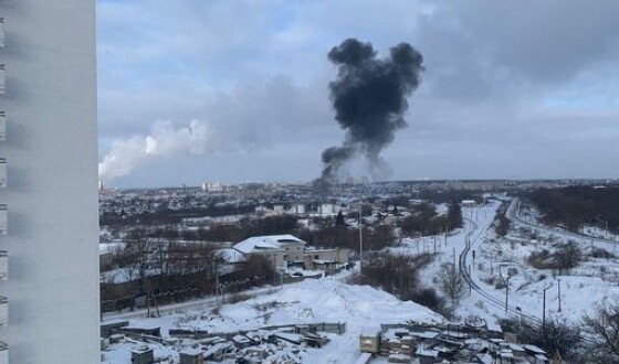 Росіяни заявили про атаку безпілотників на нафтобазу та енергетичне підприємство в місті Орел Орловської області