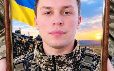 Сумська громада попрощалася із Захисниками України Сергієм Бречкою, Максимом Сухиненком та Євгенієм Медведем