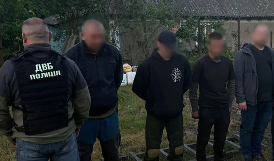 Нелегальний транзит: на Буковині викрили схему незаконного виїзду чоловіків за кордон