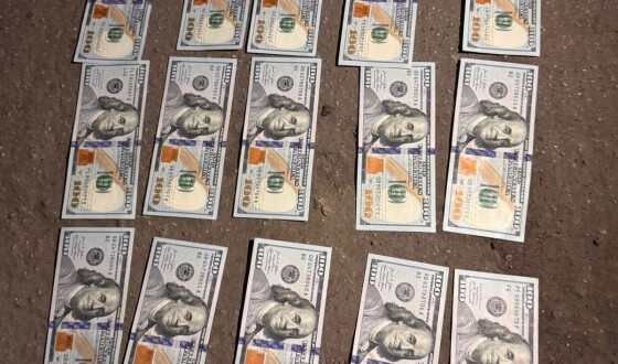 Жителька Одеси за 3000 доларів США хотіла купити «зелений коридор» за кордон для свого клієнта