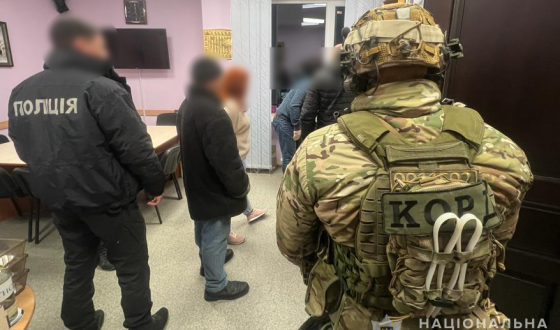 В Чернігові з хабарем у понад 140 тис. грн затримали начальника управління міськради