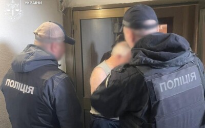 Двоє лікарів ВЛК брали 500 доларів США за службу в тилових підрозділах