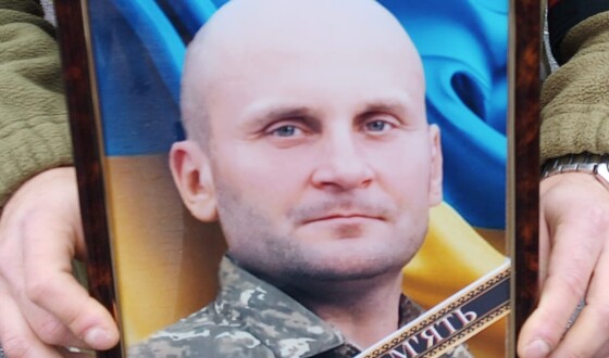 Сьогодні Сумська громада попрощалась із Героєм Михайлом Марченком