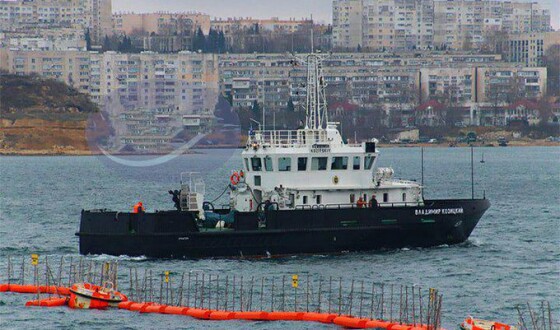 На рейді Севастополя підірвався протимінний корабель