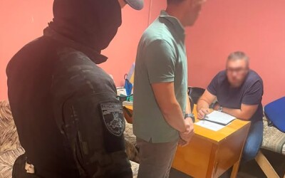 У Вишгороді на вимаганні 2,5 тисяч доларів за поновлення дозволу нацполіція затримала посадовця міськради