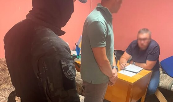 У Вишгороді на вимаганні 2,5 тисяч доларів за поновлення дозволу нацполіція затримала посадовця міськради