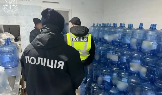 Судитимуть осіб, які незаконно добували питну воду з родовища на продаж