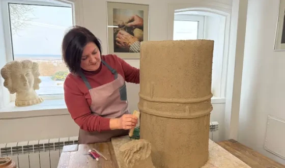 Між глиною і деревом: новий проєкт Наталі Матвійчук