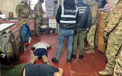 Киянин пересилав метадон та PVP засудженим у колонію