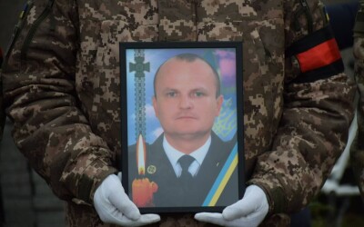 На Закарпатті провели в останню дорогу полеглого за Україну прикордонника Мирослава Матьовку