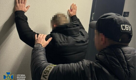 СБУ затримала шахрая, який видавав себе за контррозвідника і «продавав посади» в спецслужбі